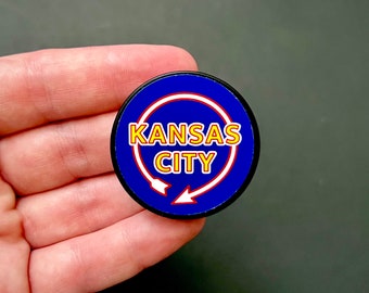 Cartello di Kansas City - Adesivo per impugnatura del telefono - Solo decalcomania da 1,5".