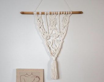 Macrame wall hanging