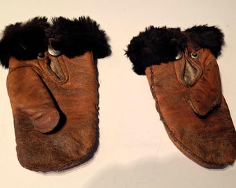 Mittens, Children’s leather with black fur trim, 1920s vintage