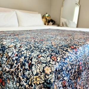William Morris Blackthorn Decke: Luxuriöser Samt Überwurf