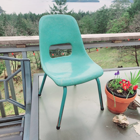 Krueger fiberglass chairs sale