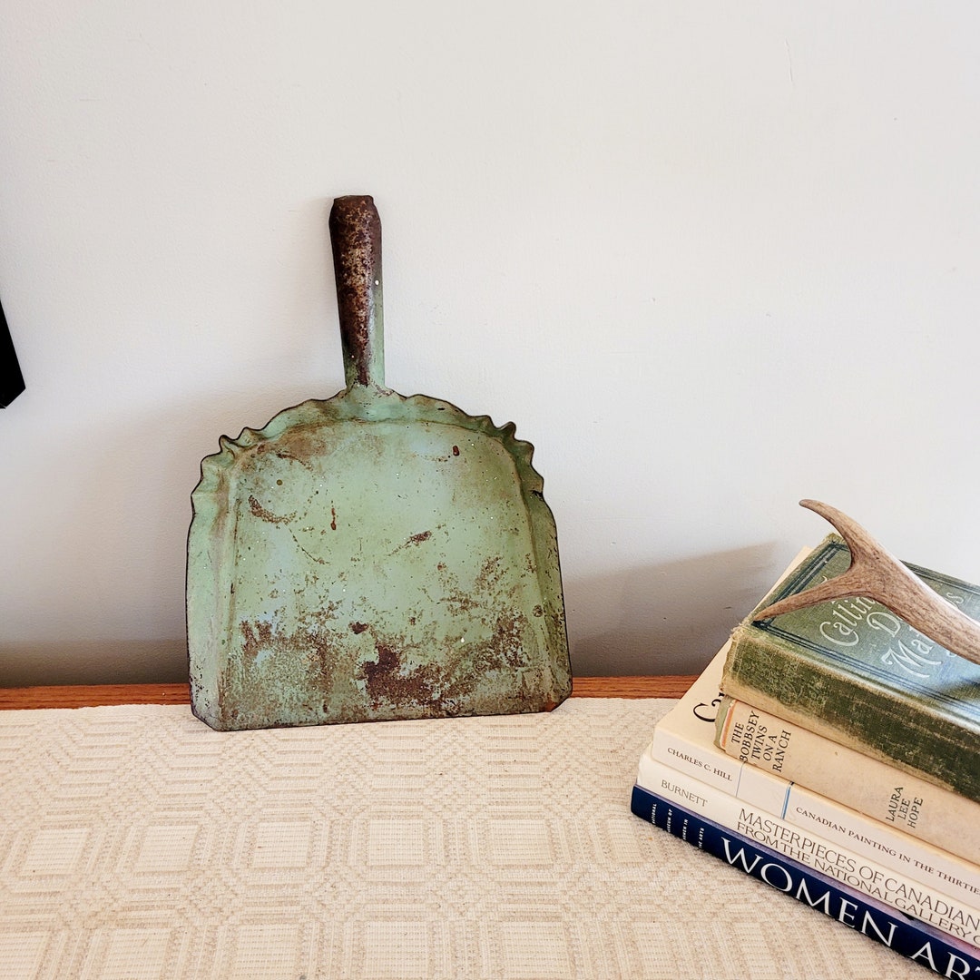 Green Enamel Dust Pan Vintage Dust Bin Green Metal Rusty & Etsy