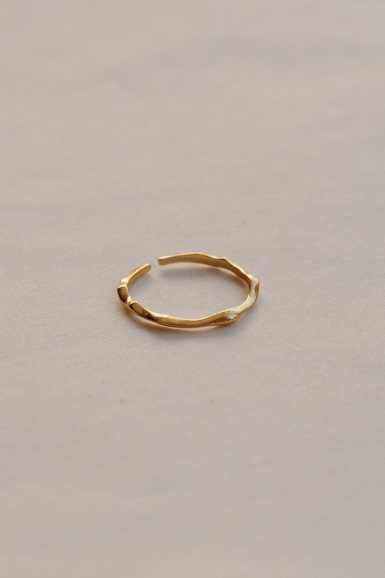 18k gold plated minimalistic simple curved ring everyday jewelry stacking ring wave geometric adjustable dainty line gift