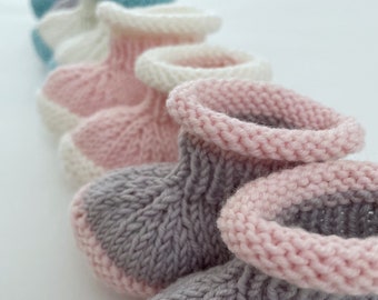 Baby Booties KNITTING PATTERN, Beginner Knit, Newborn Booties - English only