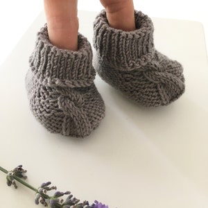 Baby Booties Knitting Pattern, Newborn Gift, Beginner Knit, pdf download