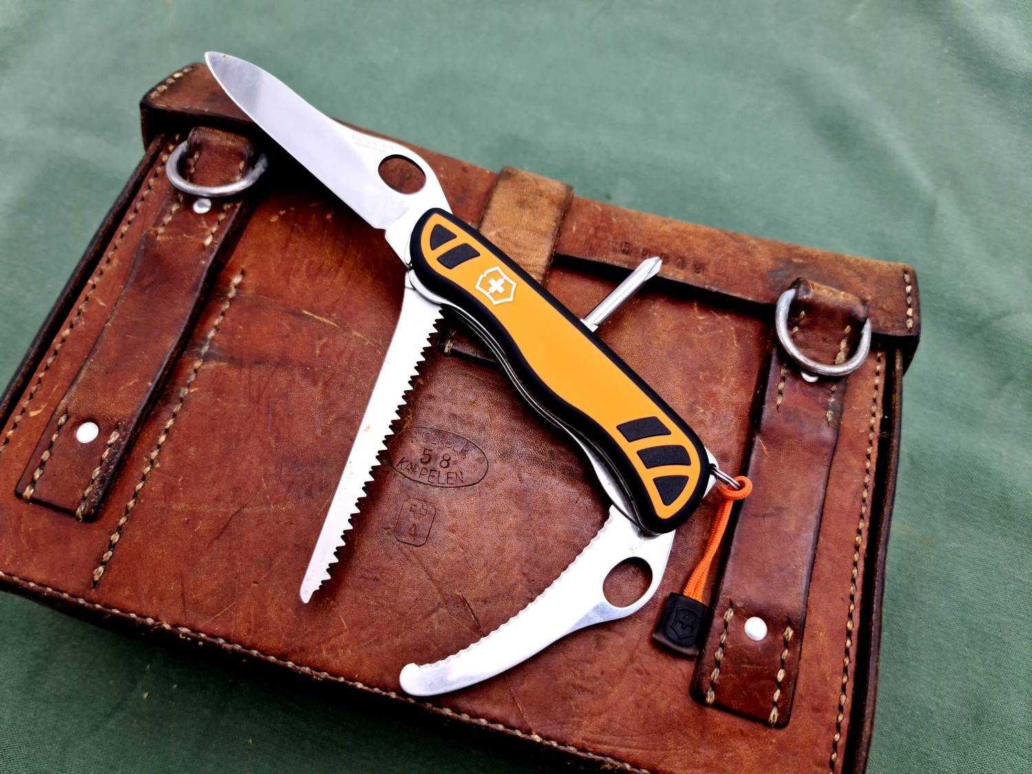 Victorinox hunter xt review sale