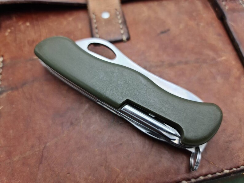 white ceramic apple watch band