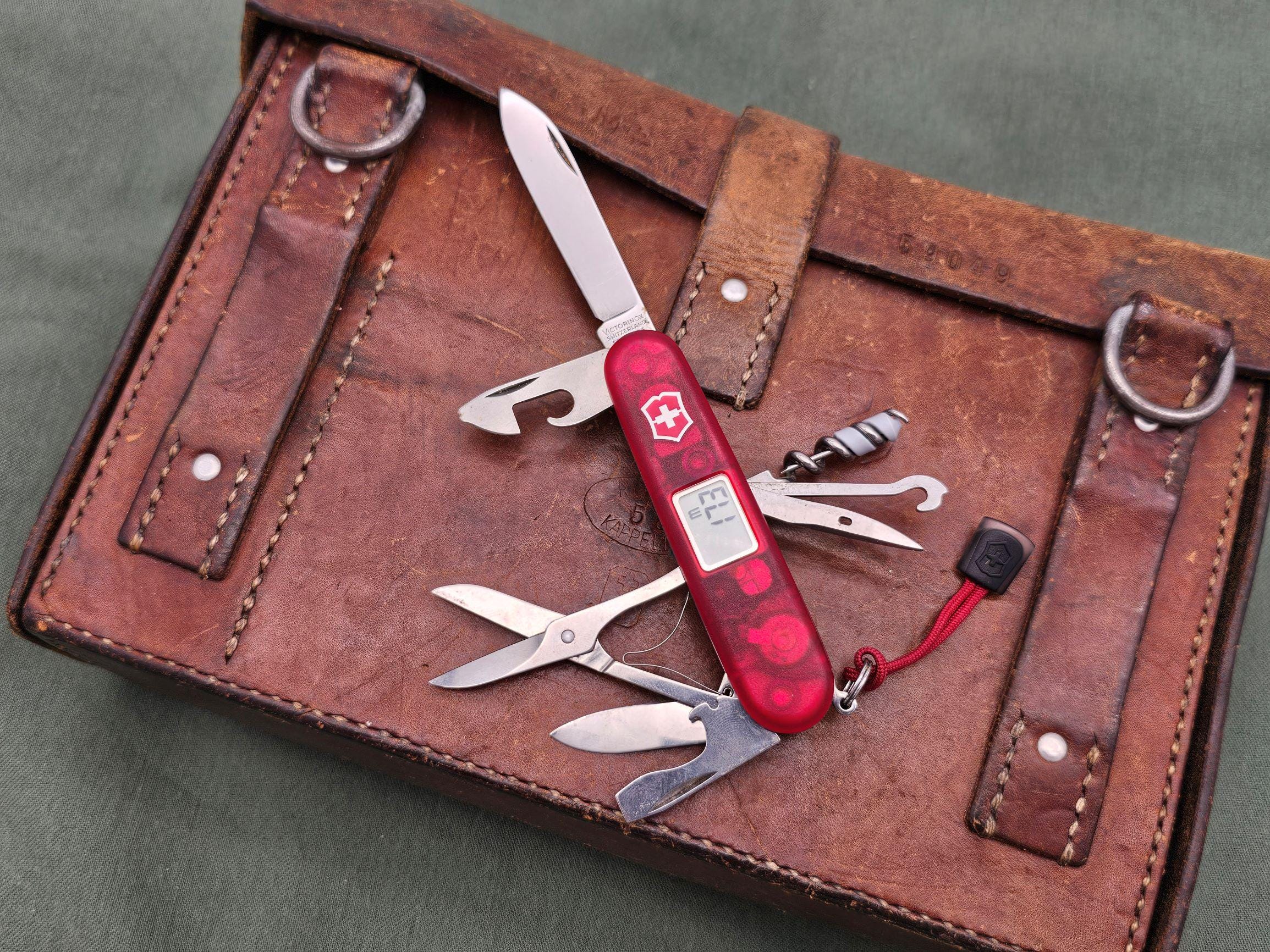 VTG RARE VICTORINOX ELINOX SWISS ARMY RED OLD CROSS FARMER