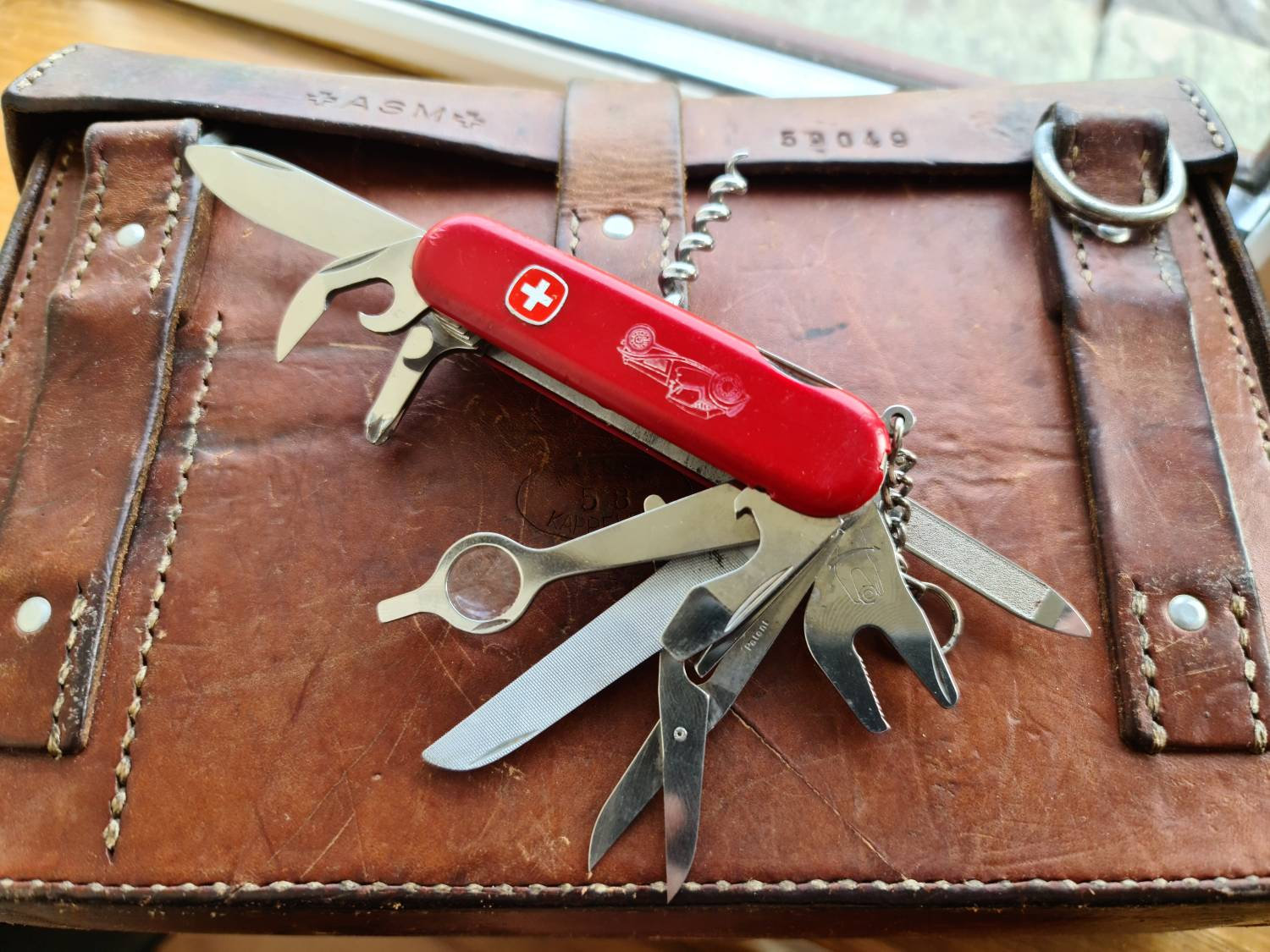Victorinox motorist hotsell