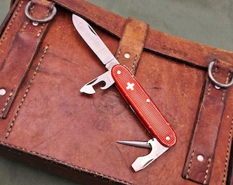 Victorinox trooper hotsell