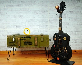 ギター。スチームパンク エレキギター。スチームパンク彫刻、スチーム