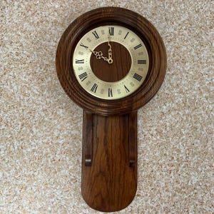 Stylish Oak Quartz Hanging Clock