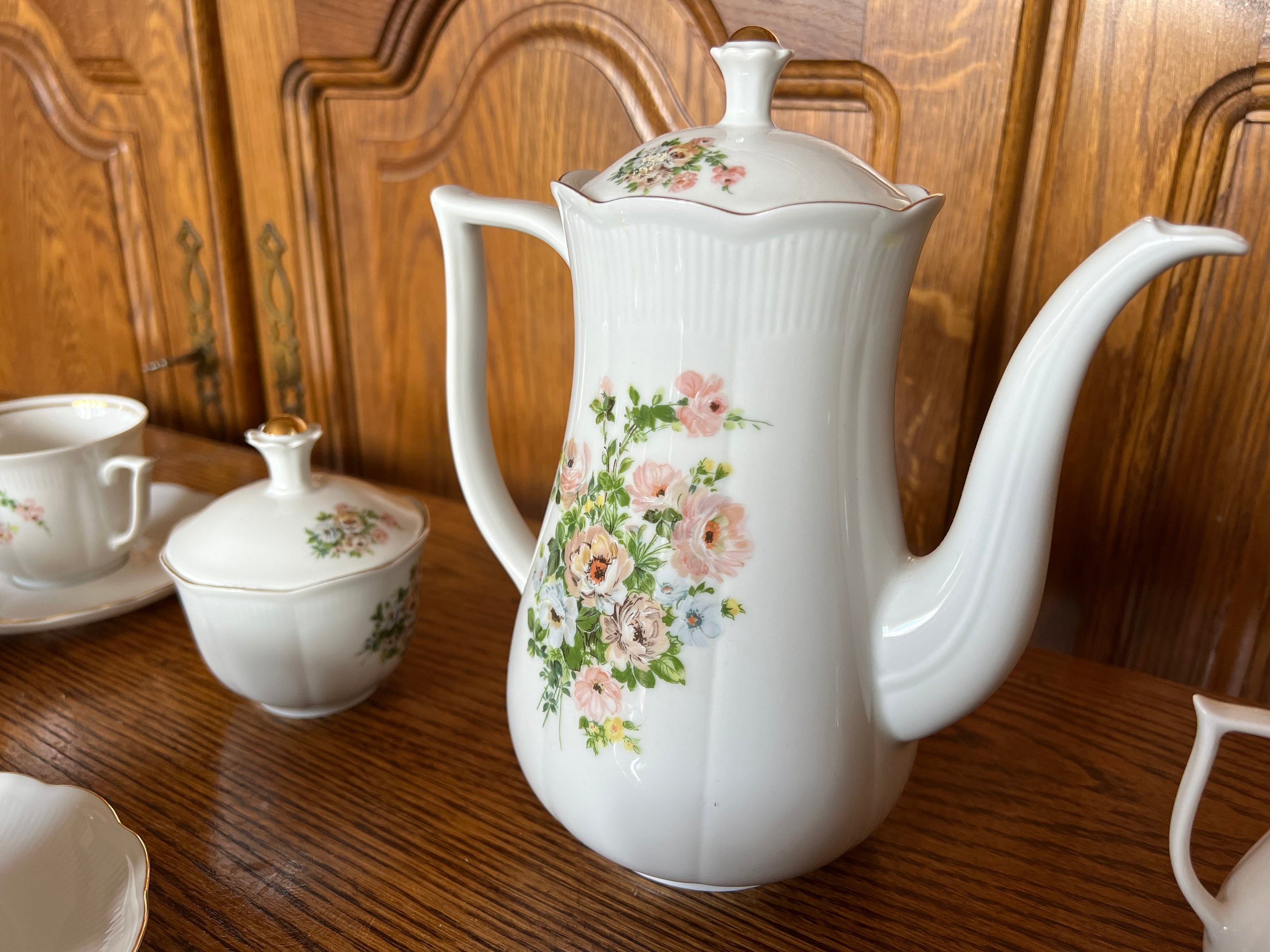 値下げ中！！　FTWO BAVARIA Coffee Service Bavaria Johann Seltmann Vohenstrauss for 12 People