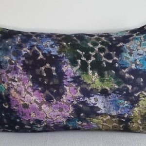 Housse de coussin en tissu cobalt Palasini de Designers Guild 30 x 50 cm