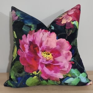 Designers Guild Gertrude Rose Fuchsia Cushion Cover 50x50 cm