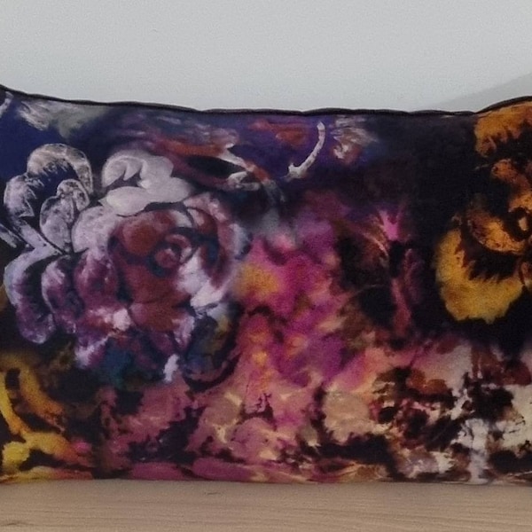 Designers Guild Tarbana Amethyst & Omega Velvet Cushion Cover 35x55 cm