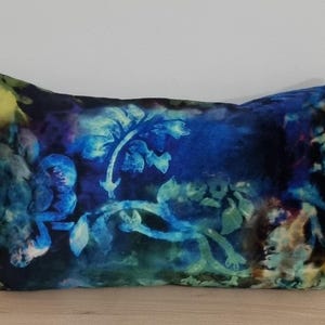 Designers Guild Tarbana Midnight & Omega Velvet Cushion Cover 30x50 cm