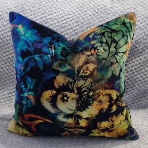 Designers Guild Tarbana Midnight & Omega Velvet Cushion Cover 45x45 cm