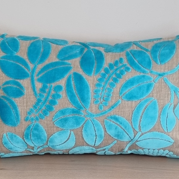 Designers Guild Housse de coussin en velours Calaggio Turquoise & Omega 30 x 50 cm