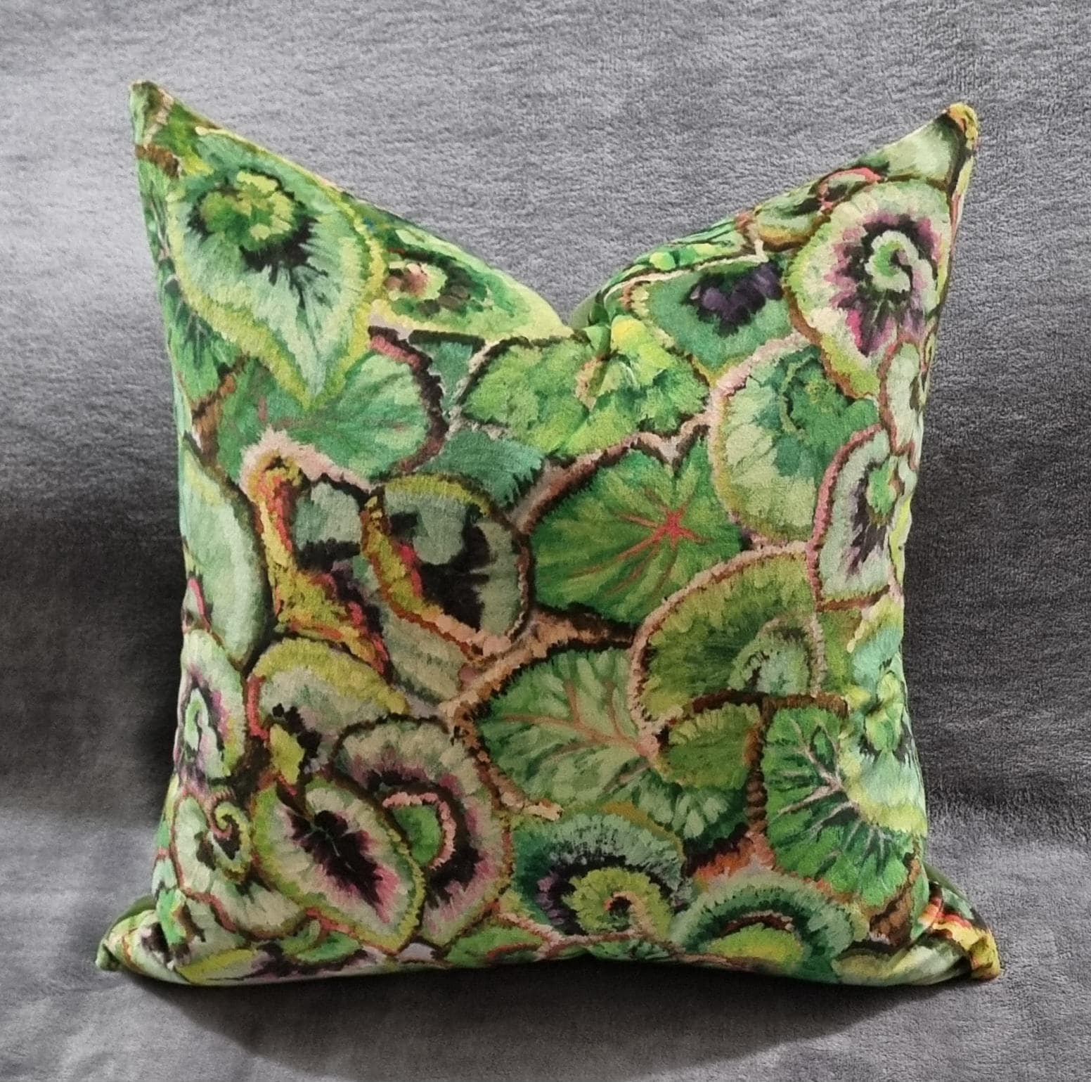 Designers Guild cushion Porcelaine De Chine Cameo Linen - The Cushion Shop