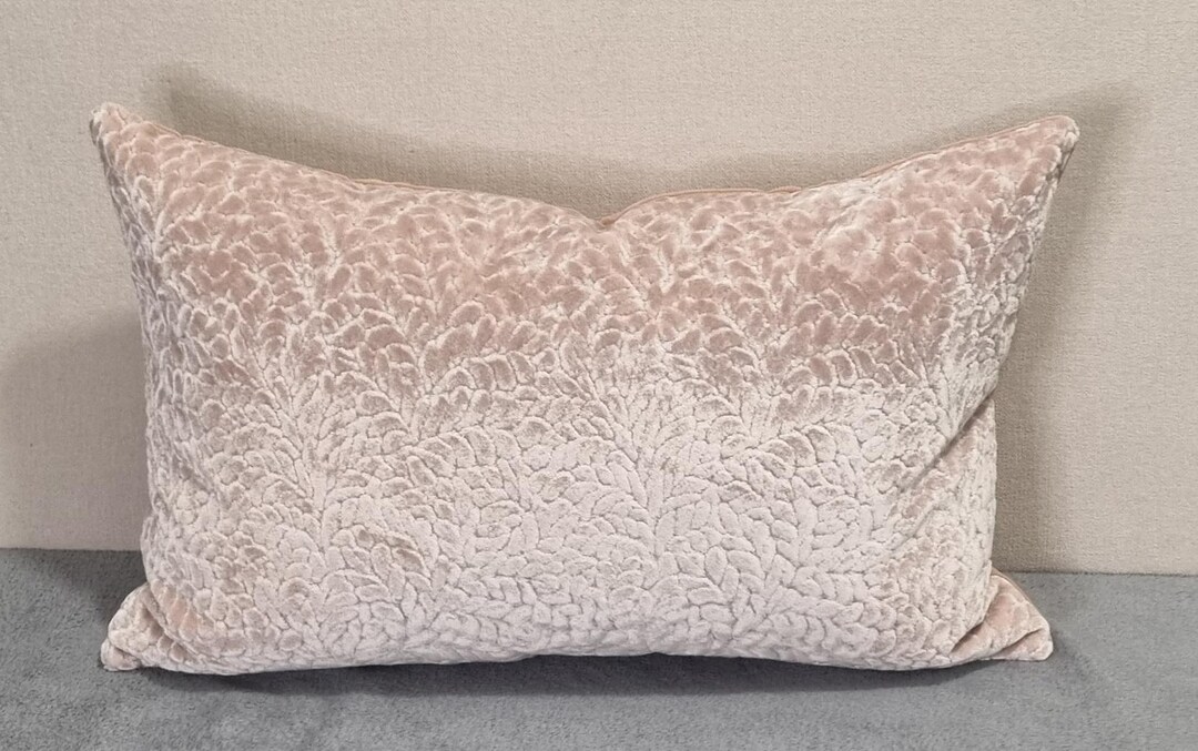 デザイナーズギルド カルトゥーシュ ブロッサム & オメガ ベルベット