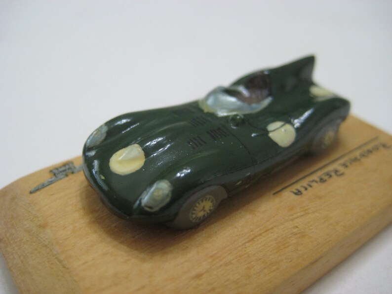 Roadace Replica Dark Green Jag Type D 1956 Plaster 1:100 Great Britain