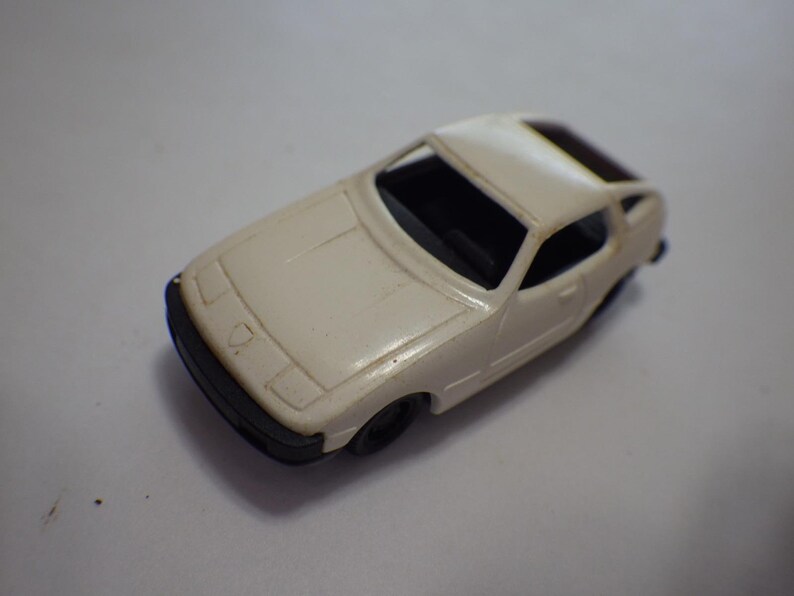 White Porsche 924 Plastic 1:89 Germany Bruder-Mini