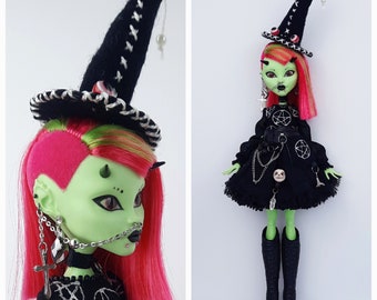 Halloween OOAK Monster High Venus the Witch
