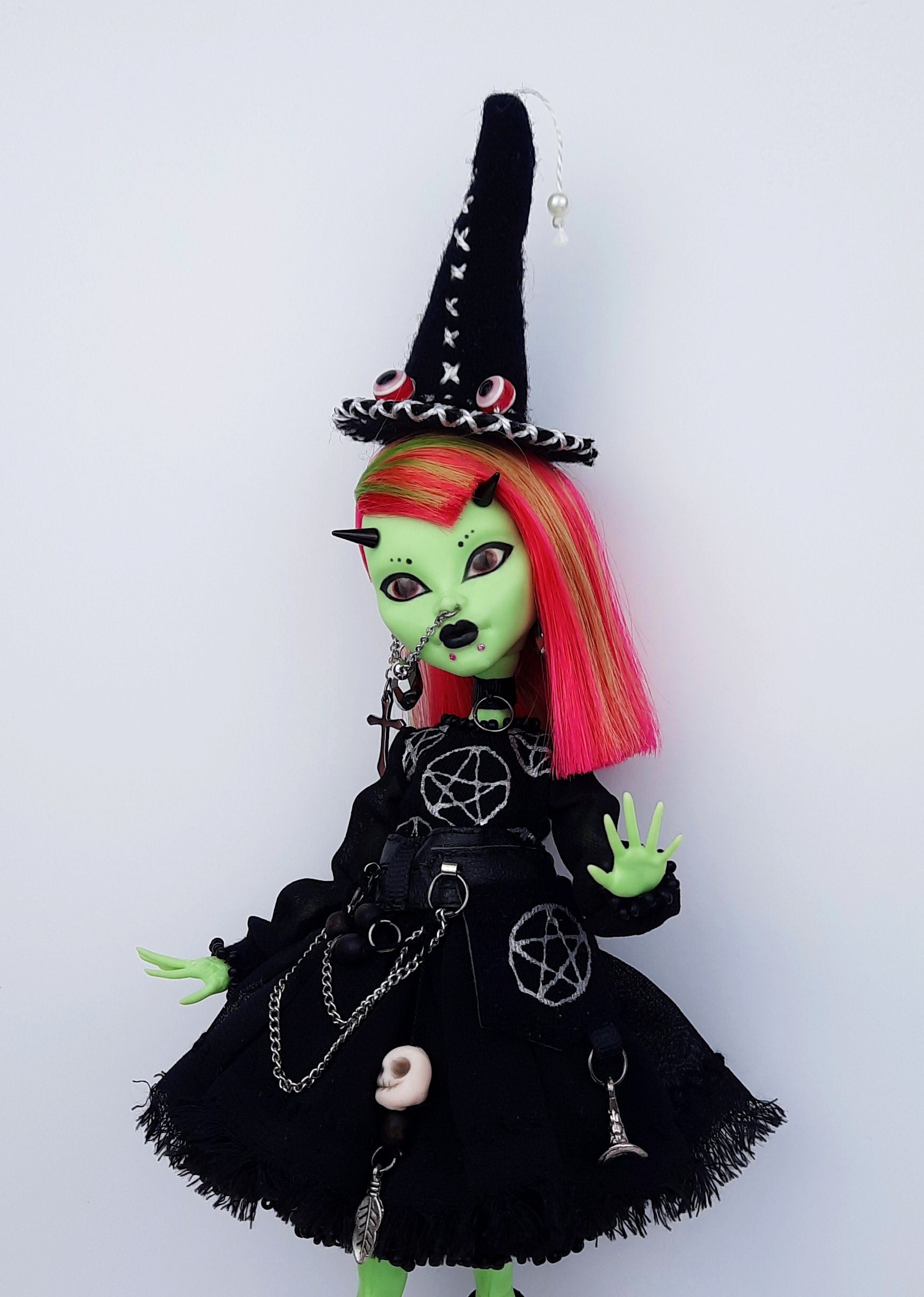 ハロウィン人形 ヴァンス・ザ・デビル Halloween OOAK Doll Venus the Witch G1 - Etsy