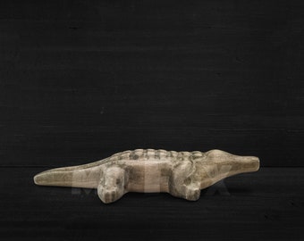 ワニの木製おもちゃ（ウォルドルフ教育風）、木製アリゲーターの