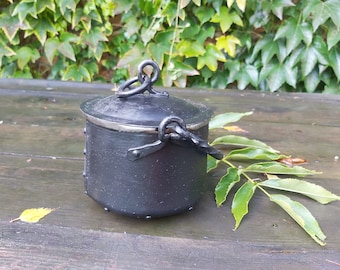 0.5 l cauldron handforged, steel pot with a lid, medieval cauldron, historical pot, medieval kitchen equipment, Viking cooking.