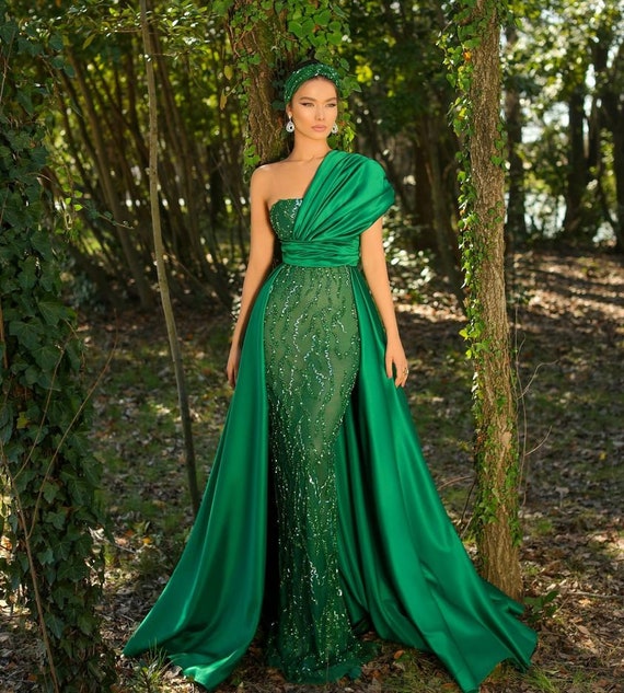 OMG green wedding dresses are trending this year