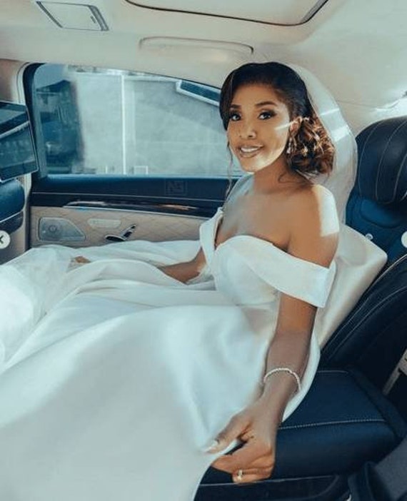 Bride's Boobs Pop Out On Her Wedding Day (Photo) - Events - Nigeria