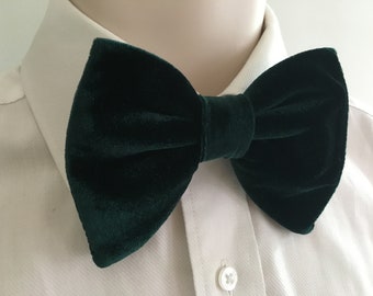 NEW Handmade Mens Bow tie Vintage style 70/'s All over Logo Navy//Green Prom