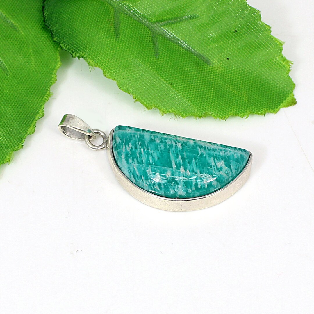 925 Silver Natural Amazonite Gemstone Crescent Moon Pendant Jewelry
