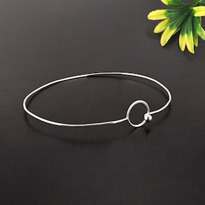 Minimalist Sterling Silver Choker Necklace – Modern Circle Pendant Collar – Handmade 925 Silver Wire Necklace for Her