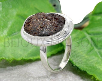 Ovaler roher Astrophyllit Druzy Ring in 925 Sterling Silber - Rohsteinring