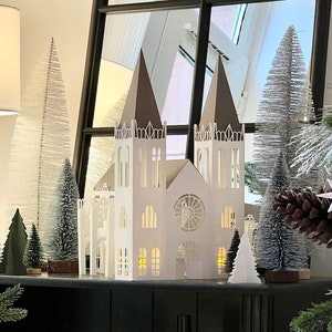 Kirche aus Papier, Weihnachtsdorf Set, Kirche aus Papier, Dekorationen aus Papier, Geschenk für Architekten Bild 2