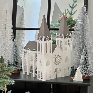 Kirche aus Papier, Weihnachtsdorf Set, Kirche aus Papier, Dekorationen aus Papier, Geschenk für Architekten Bild 1