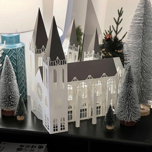 Kirche aus Papier, Weihnachtsdorf Set, Kirche aus Papier, Dekorationen aus Papier, Geschenk für Architekten Bild 3