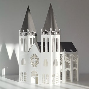 Kirche aus Papier, Weihnachtsdorf Set, Kirche aus Papier, Dekorationen aus Papier, Geschenk für Architekten Bild 8
