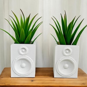 Music Speaker Air Plant Holder. Succulent Planter / Airplant Holder for Indoor Garden. Unique Gift for Music Lovers / Gift for Musician