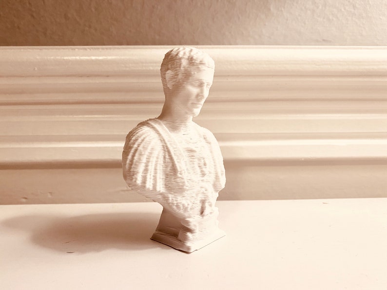 Decorative Art Statue for Office or Home Decor Julius Caesar Desktop Decoration Bust Sculpture