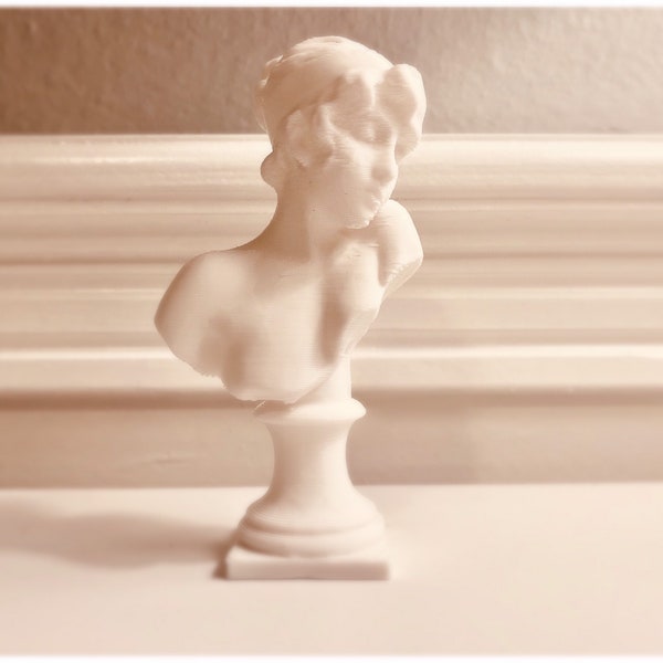 Sappho Office Desk / Bookshelf Decor Sculpture