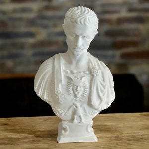 Gaius Julius Caesar Desktop Bust - 3D Printed Roman History Bookshelf Statue - Ancient Sculpture Home Decoration Gift