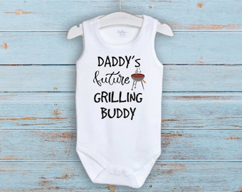 Daddy&#39;s Grilling Buddy Onesie® Future Grill Master Onesie®, Daddy Grill Bodysuit, New Daddy Geschenk, Schwangerschaftansage, Babykleidung