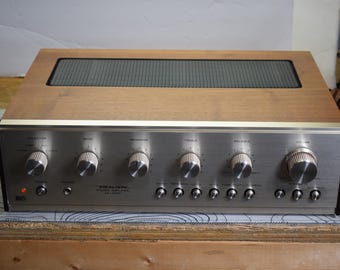 Vintage Realistic Stereo Amplifier