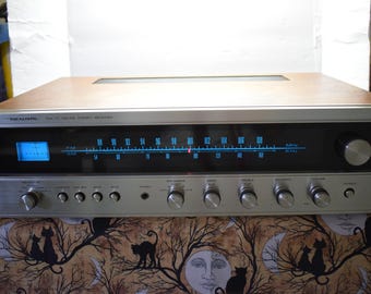 Vintage Realistic Stereo