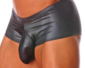 Spodenki chłopięce (bokserki) z saszetką.