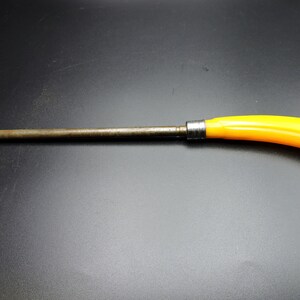 Vintage Knife Sharpener with Banana Bakelite Handle bild 4